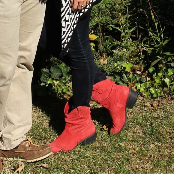 Red ankle suede boots - Picture 8 of 8
